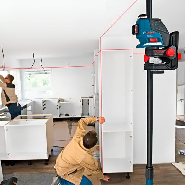 Линейный лазерный нивелир Bosch Professional GLL 3-80 в кейсе с мишенью и чехлом 0601063S00 фото